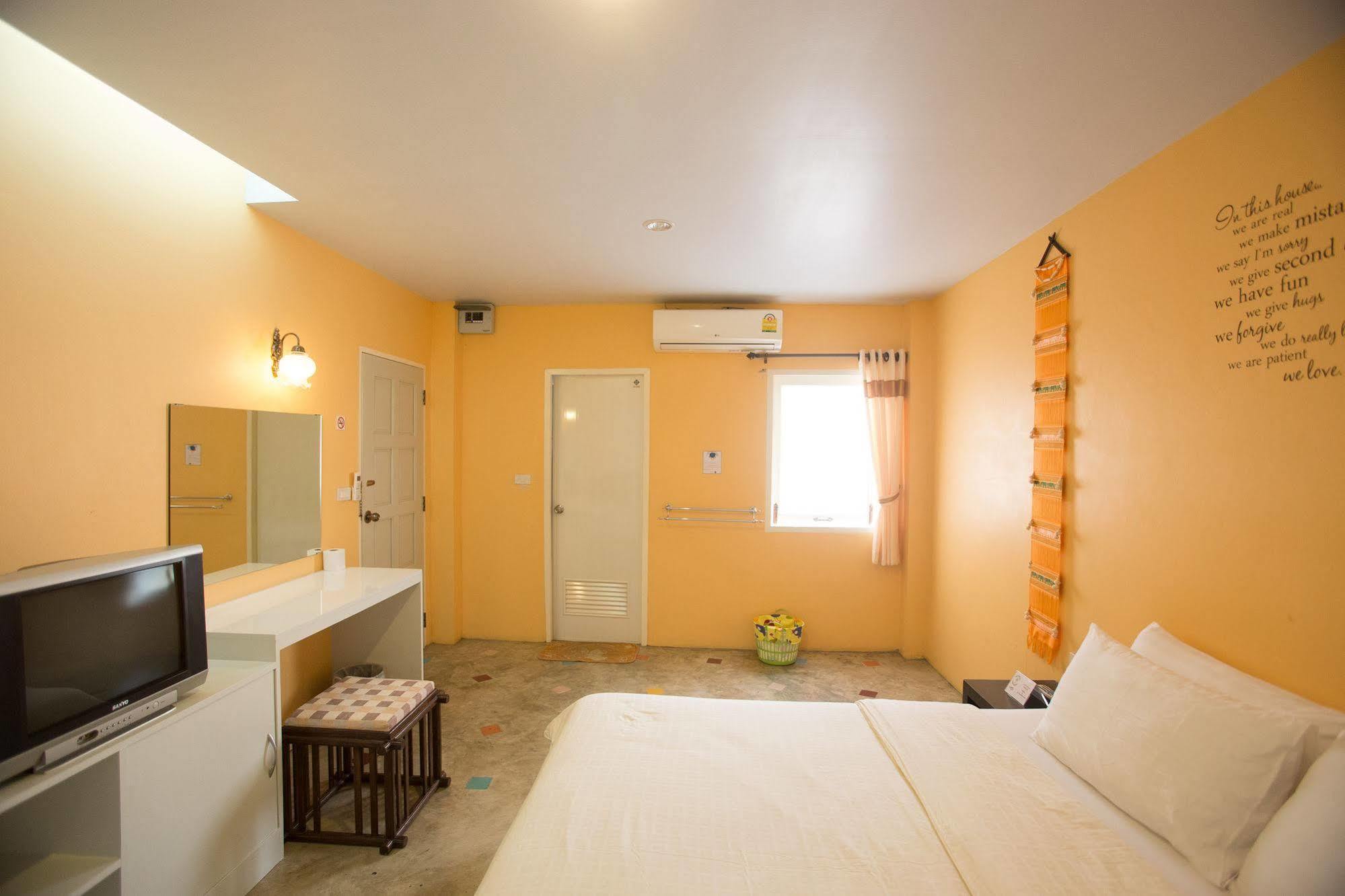 Dozy Lamoon House Hotel Chiang Mai Luaran gambar